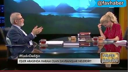 Fernsehmoderatorin Pelin Çift lacht über die Ausführungen zu Sex-Verboten von Muslimen des prominenten Theologe Ali Riza Demirkan im türkischen Fernsehen am Freitag. 