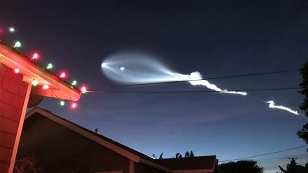 Ufo-Alarm über Kalifornien: Tatsächlich handelte es sich allerdings um den Start einer „Falcon 9“-Rakete der privaten Raumfahrtfirma SpaceX.