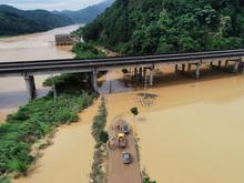 Unwetter: Überschwemmungen in China: Zehntausende Menschen evakuiert