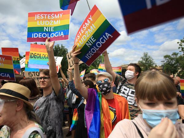 Protestes der LGBT-Community gegen Andrzej Duda im Juni.