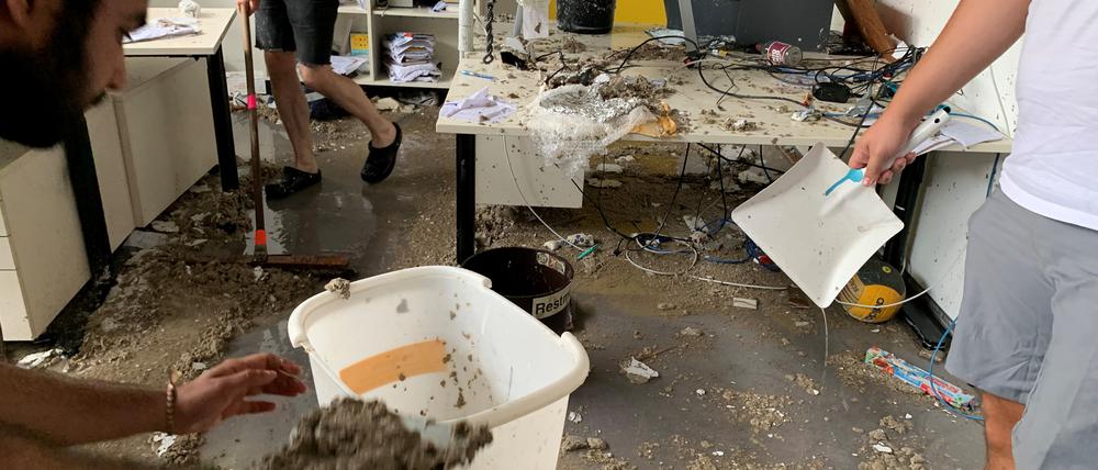 Wischen und Forschen: Exzellente Forschung ist in maroden Uni-Gebäuden, hier an der TU Berlin, kaum noch möglich.