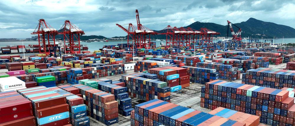 Container am Hafen von Lianyungang in China: Die Nachfrage an chinesischen Produkten geht weltweit zurück. Dafür bauen Russland und China ihre Handelsbeziehungen weiter aus.