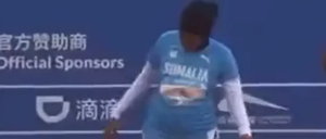 Nasra Abukar Ali (l.).