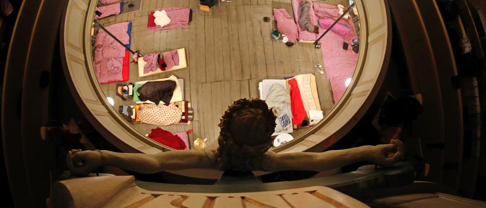 Afrikanische Flüchtlinge in der St. Pauli Kirche in Hamburg im Oktober 2013.