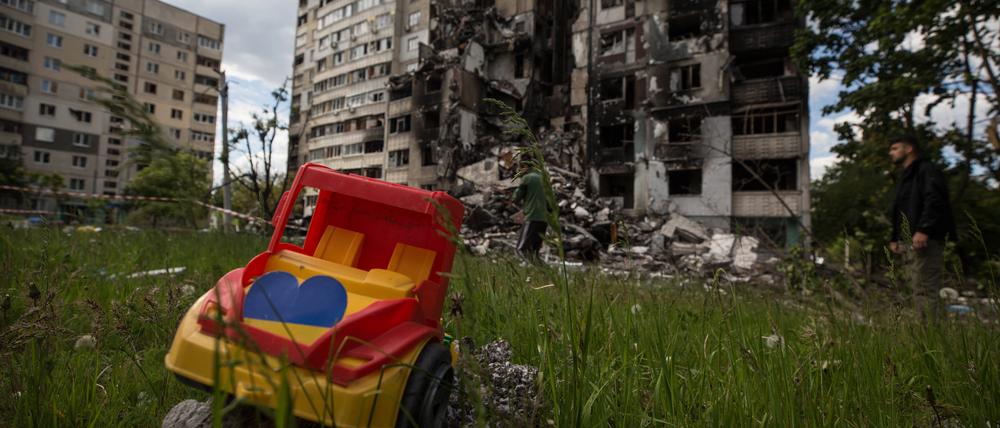 Von russischen Raketen zerstörtes Haus in Charkiw.