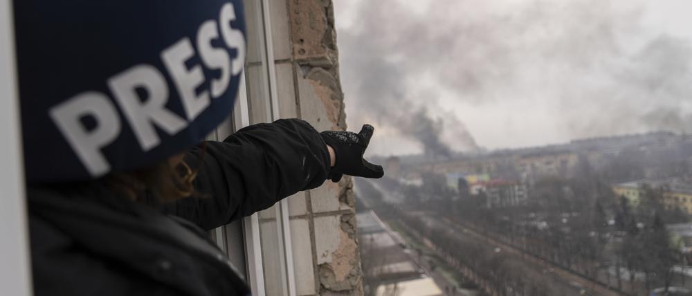 Mariupol, 9. März 2022. Das russische Militär bombardiert eine Entbindungsklinik.