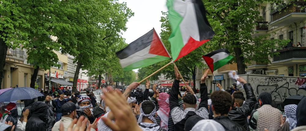 Eine eskalierte pro-palästinensische Demonstration in Neukölln.