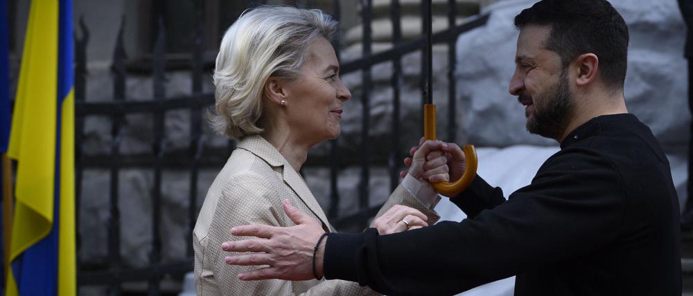 Am Samstag empfing der ukrainische Präsident Wolodymyr Selenskyj die EU-Kommissionspräsidentin Ursula von der Leyen in Kiew.