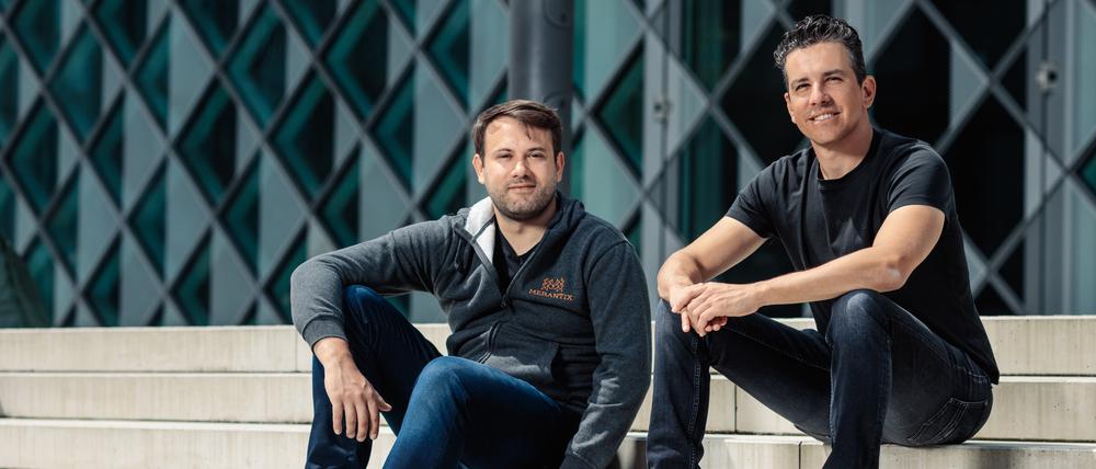 Rasmus Rothe (l.) und Adrian Locher haben Merantix gegründet, um Start-up-Gründungen im Bereich Künstliche Intelligenz zu fördern.