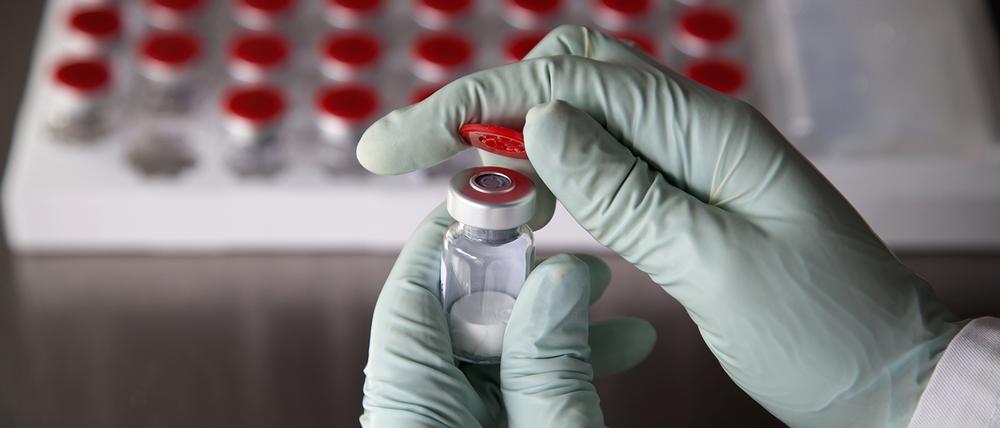 Ampullen mit dem Wirkstoff BC007 des Herstellers Berlin Cures.