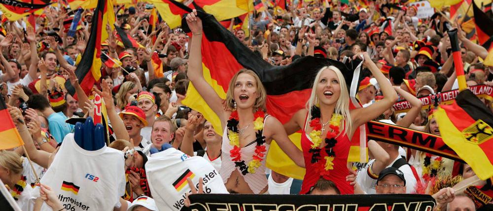 Ein Land in Schwarz-Rot-Gold: Deutschland im Jahr 2006.