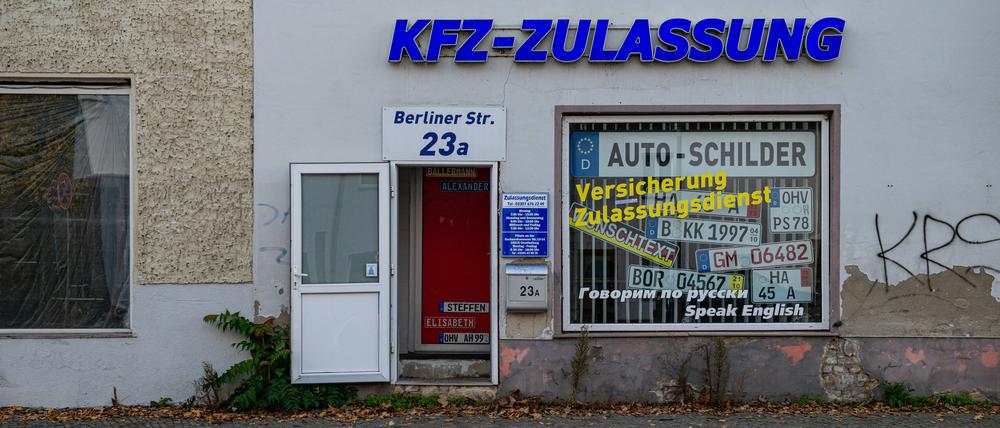 Eigentlich nicht mehr nötig: der persönliche Gang zur Zulassungsstelle.