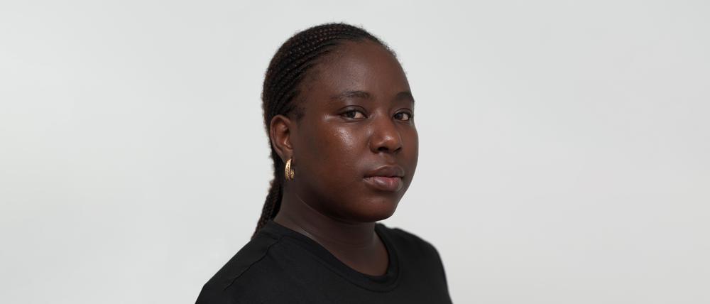 Die angolisch-südafrikanische Künstlerin Helena Uambembe war in den vergangenen sechs Monaten als DAAD-Stipendiatin in Berlin und bleibt erstmal in der Stadt.