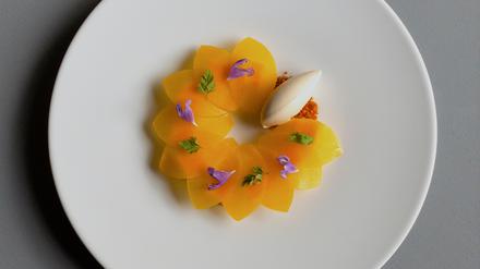 Mit seinen kreativen Gemüsegerichten hat Küchenchef Nikodemus Berger sich einen Michelin-Stern erkocht.