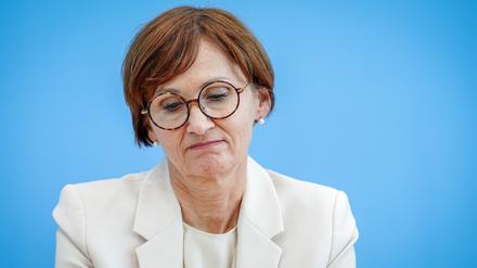 Bettina Stark-Watzinger (FDP), Bundesministerin für Bildung und Forschung, stellt den nationalen Bildungsbericht vor.