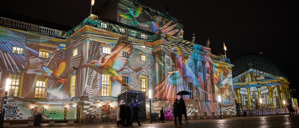 An der Staatsoper und der Hedwig-Kathedrale findet die Generalprobe für das „Festival of Lights“ statt.