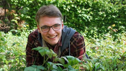 „Insektenhotels sind Verbraucherverarsche“: Mit lustigen Sprüchen vermittelt Robin König Biologie.