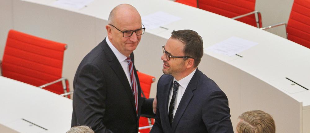 Auch die Brandenburger Politiker Dietmar Woidke (SPD) und Jan Redmann (CDU) verhandeln mit.