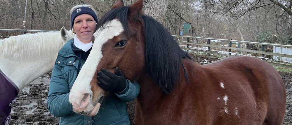 Ländlichen Reiterverein Tegel (LRV) und ihr Reiterhof am Waidmannsluster Damm
Schatzmeisterin Sandra Ehlers