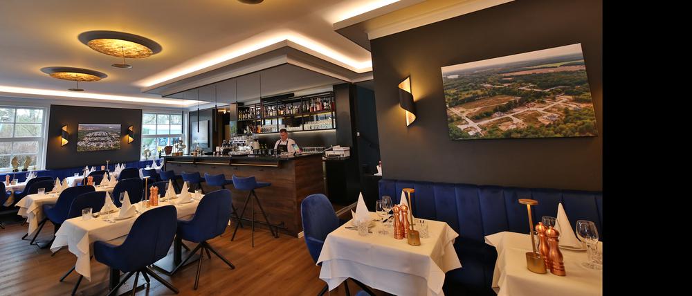 Neues Restaurant im Villenpark Groß Glienicke. „Ristorante La Lupo“ an der Einfahrt zum Villenpark in Potsdam Groß Glienicke.