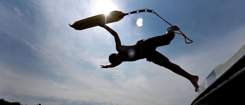 Im dritten Jahr in Folge steigt 2024 die Zahl der Ertrunkenen, warnen die DLRG-Lebensretter. (Symbolbild)