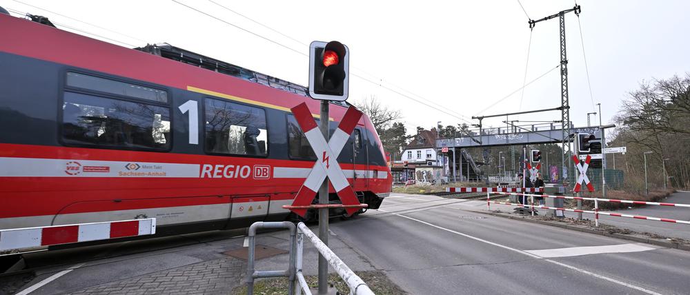 Übergang am Bahnhof Potsdam-Rehbrücke