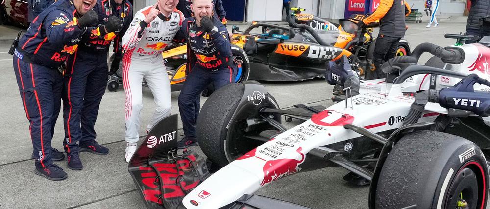 Max Verstappen (3.v.l) ist in Suzuka eine Klasse für sich.