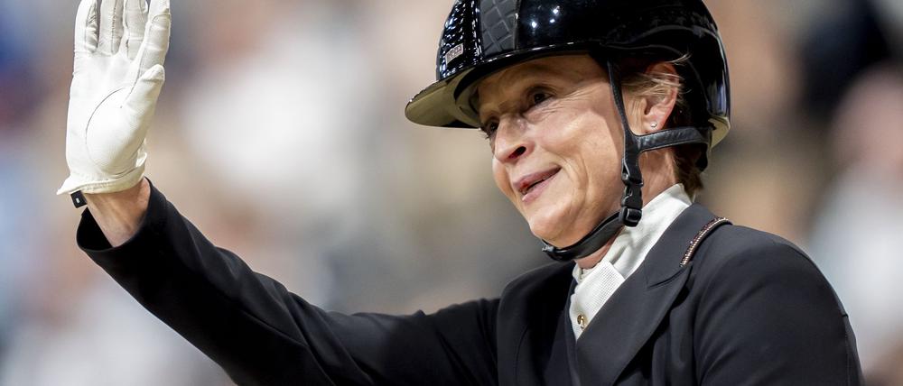 Rekordreiterin Isabell Werth sorgt mit Platz zwei in der Dressur für das beste deutsche Ergebnis.