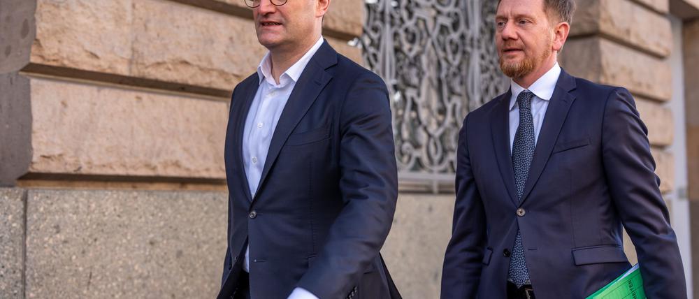 Führende Unionsvertreter sehen bei Koalitionsverhandlungen wachsenden Einigungsdruck durch Turbulenzen in der Weltwirtschaft.