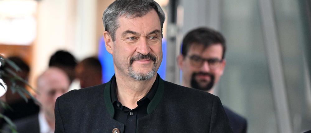 Markus Söder, CSU-Vorsitzender und bayerischer Ministerpräsident, auf dem Weg zu einer Pressekonferenz.