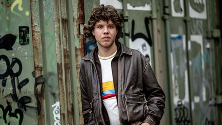 Lässig auf Platz eins der Charts. Der Berliner Musiker Zartmann geht steil.