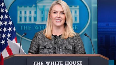 Das Weiße Haus - hier Pressesprecherin Karoline Leavitt - sieht die Aushandlung Dutzender internationaler Handelsdeals innerhalb von Wochen selbst als große Herausforderung.