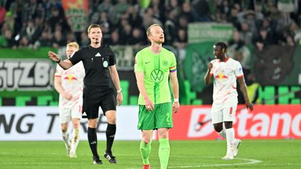 Wolfsburgs Maximilian Arnold war nach dem 2:3 gegen RB Leipzig genervt.
