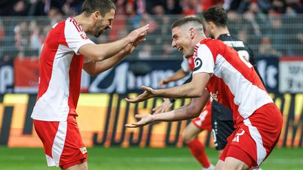 Ilic (r.) traf doppelt in Halbzeit eins.