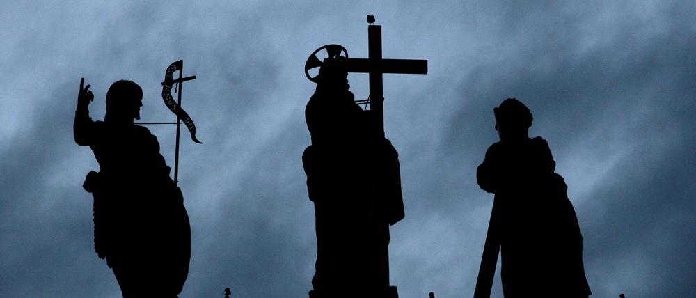 Die Basilika des St. Petersdom während des Konklaves zur Papstwahl 2013