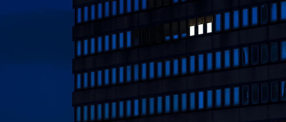 Nach langen Stunden am Schreibtisch schwindet bei vielen die Konzentration.