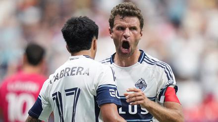 Thomas Müller hatte gegen St. Louis Grund zum Feiern.