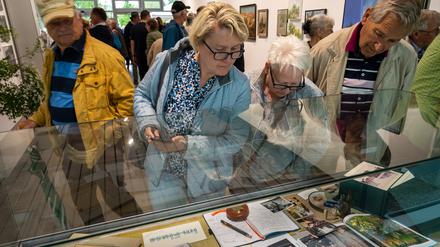 03.05.2025 Potsdam Freundschaftsinsel Ausstellung "Im Fluss - Die Freundschaftsinsel" Ausstellung des Fördervereins des Potsdam Museums im Pavillon der Freundschaftsinsel Foto : Eberhard Thonfeld