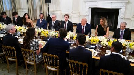 US-Präsident Donald Trump und First Lady Melania Trump empfangen Führungskräfte aus der Technologiebranche zu einem Abendessen.