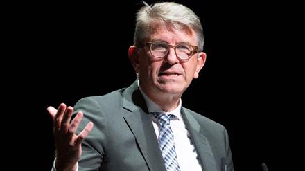 Wolfram Weimer (parteilos), Staatsminister für Kultur und Medien, spricht im Haus der Berliner Festspiele während der Eröffnung des Internationalen Literaturfestivals Berlin (ilb).