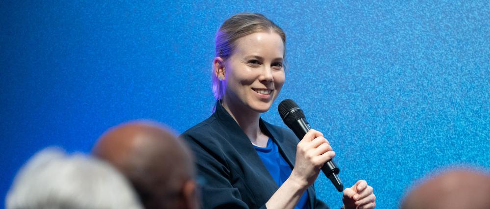 Die Journalistin und Autorin Julia Ruhs