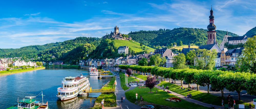 Panoramablick auf die Kreisstadt Cochem an der Mosel