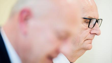 Berlins Regierender Bürgermeister Kai Wegner (CDU) und Brandenburgs Regierungschef Dietmar Woidke (SPD) erläutern eine engere Zusammenarbeit in der Migrationspolitik.