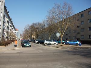 Die Große-Leege-Straße im Berliner Ortsteil Alt-Hohenschönhausen. Fotocredit: Christian Liebscher/Wikimedia Commons