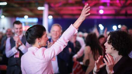 Minutenlange Huldigungen: Sahra Wagenknecht dominiert das BSW weiter uneingeschränkt.