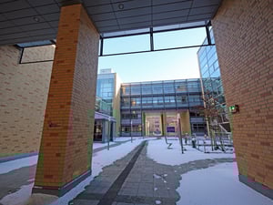 Die Arbeitsgruppe hat ihren Sitz auf dem Campus des Sozialrathaus.