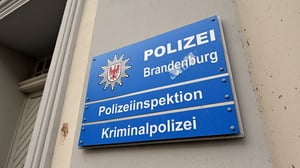 Nach einem gescheiterten Einbruch stellte die Polizei in Potsdam einen Verdächtigen.