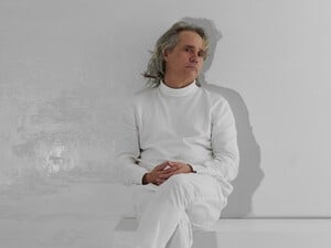 „Serotonin“, inszeniert von Sebastian Hartmann am Hans Otto Theater, wuede eingeladen zum Theatertreffen 2026.