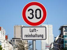 Bei Tempo 50 statt 30 an Hauptstraßen: Senatsprognose erwartet schlechtere Luft in Berlin