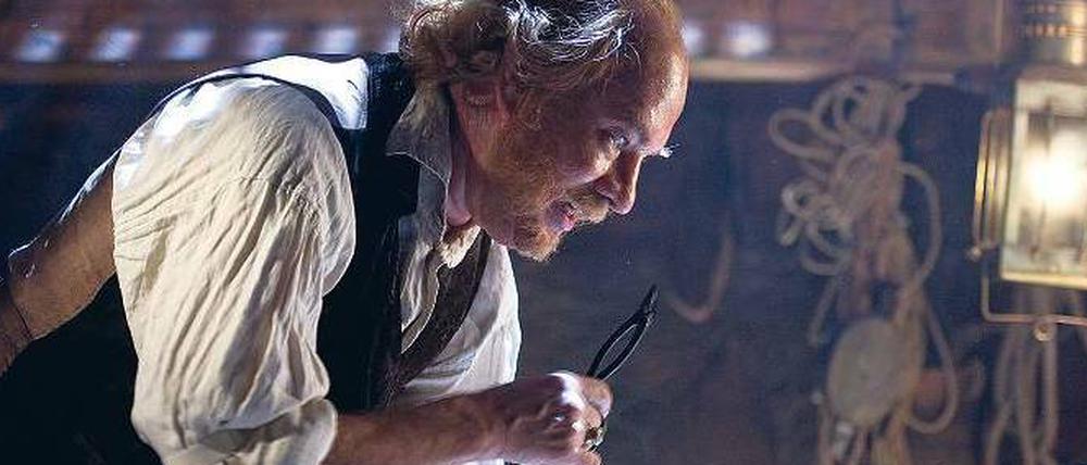 Tom Hanks als Schiffsarzt und Jim Sturgess als sein Patient.